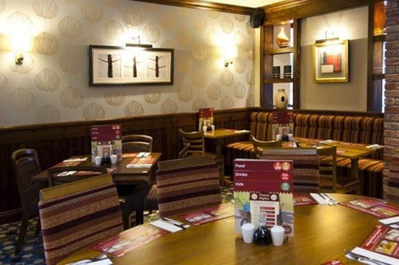 Premier Inn Тюксбъри Екстериор снимка